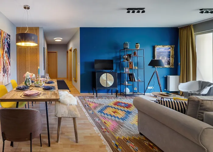 Stylish And Colorful Apartment With Balcony