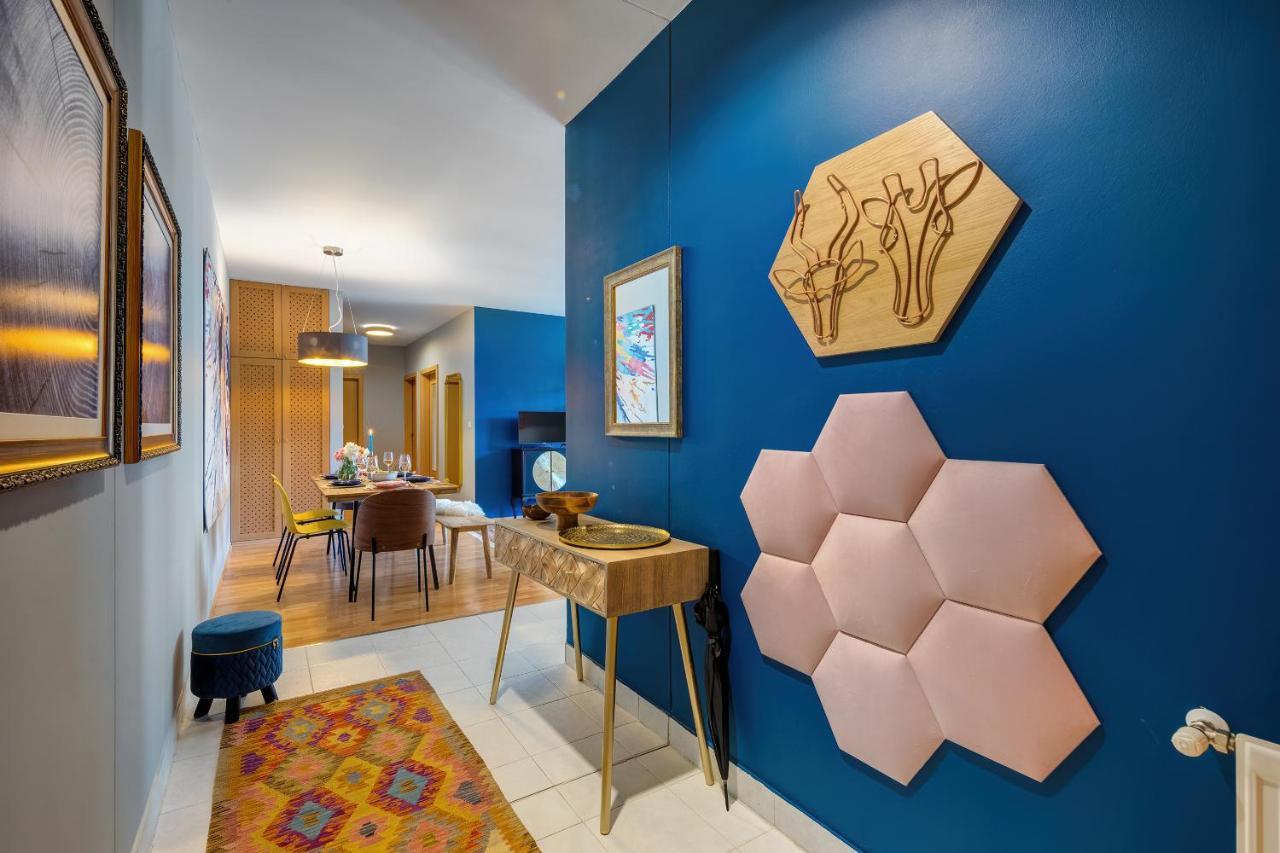 Stylish And Colorful With Balcony Apartament *