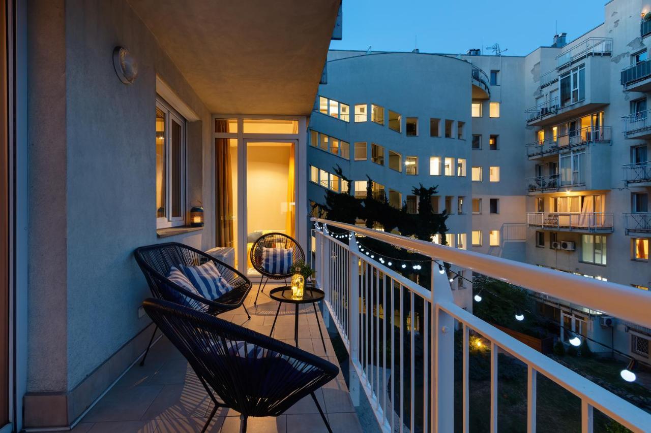 Stylish And Colorful With Balcony Apartament *